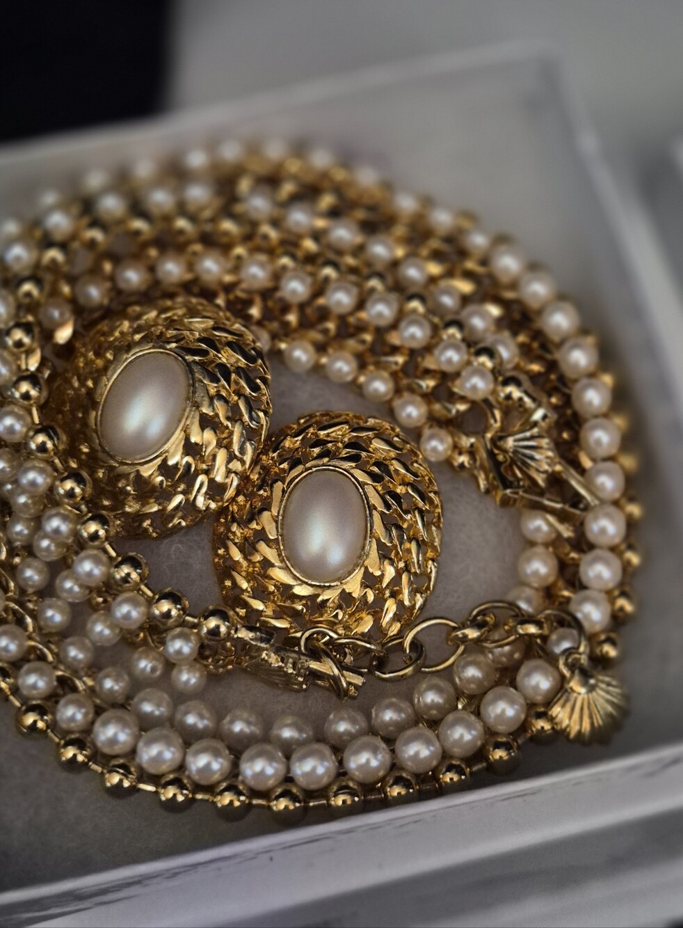 STUNNING!! Multi-Strand Pearl Necklace with Gold and Cream Statement Earrings - Picture 5 of 7